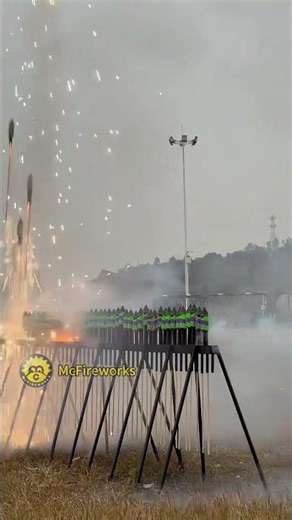 McFireworks 2026 New Continuous Rocket Launch Stand #pyrotechnica #fireworks #rocket