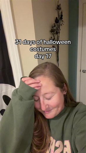 @Drew Barrymore #31daysofhalloween #31daysofhalloweencostumes #halloweencostume #drewbarrymore #donotmisstheopportunity