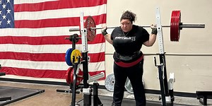 Female powerlifter squats over 600 pounds, breaks world record
