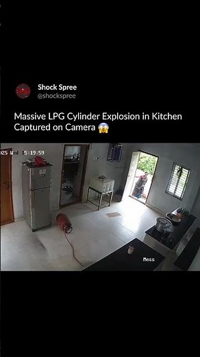 Massive LPG Cylinder Explosion in Kitchen Captured on Camera😱