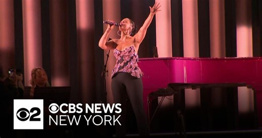 Alicia Keys surprises NYC commuters with concert at Grand Central