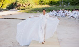 Fashion designer launches nature inspired collection - VnExpress International