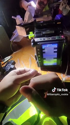 #fiberoptics #telecomwork #fusionsplicer #fibercleaver #FTTX
