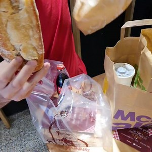 NONNA-MENÙ O MC-MENÙ???? Ma che parlamm a fa!? Non ci sono proprio paragoni. Date un'occhiata a questo video e siate fieri dei cuzzetielli della nonna!!! | Kcn komm cucina nonna