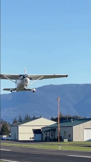 Airpark Living - 2023 Cessna 182T Skylane