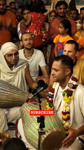 ISKCON Kirtan 🔥 Hare Krishna Mahamantra 24/7 Nonstop | Mangala Aarti Vrindavan Live #viral #short