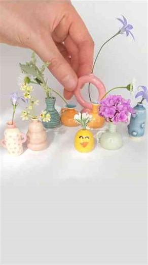DIY tiny flowers in mini vases tutorial for beginners and pros