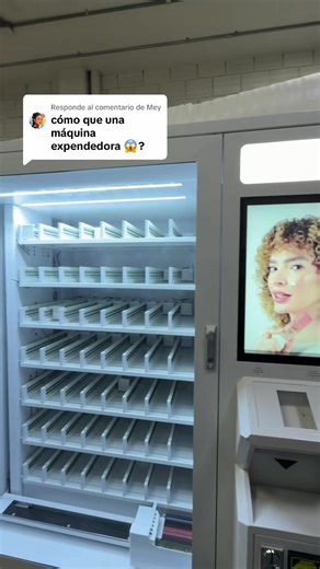 Maquina expendedora de maquillaje trendy con tecnología avanzada