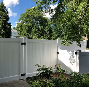 [Hot Item] UV-Resistant PVC Privacy Fence Panel for Yard Screening