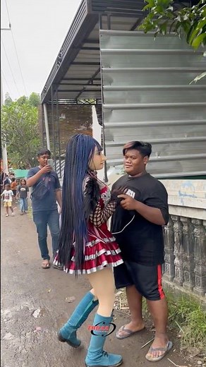 Om ganteng ngajak kedok cantik joget