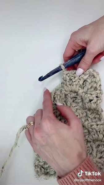 C2C blanket corner tutorial #crochettiktok #learnontiktok #crochet #c2c #crochettutorial #fyp #foryou #crochetblanket #blanket #beginnercrochet