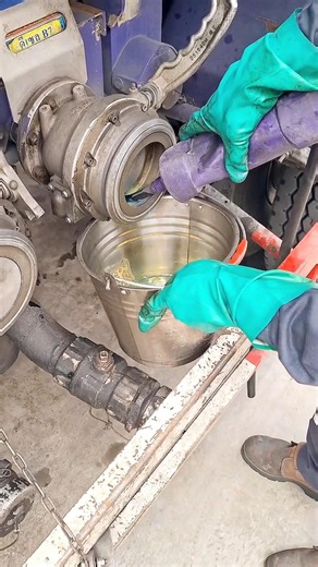 Oil remains in the vessel.#sortvideo