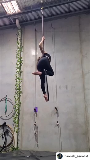 Lovely hoop play from @hannah_aerialist! 💓 #aerialhooptricks | Aerial Hoop Tricks