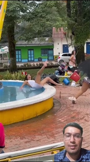 Girl water jumped 😜😂 prank wait to see 🙈😂#trending #funnymemes #shortsfeed