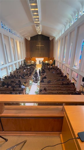 Bride walking down the isle with a amazing train | Smithalee