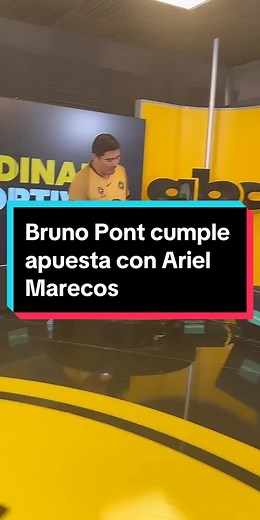 Ariel Marecos y Bruno Pont cumplen apuesta en vivo