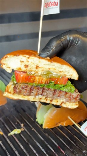 Gerçek burger Nasıl Olmalı?🍔Köftesiyle Fark Yaratan Hamburger! #hamburger #burger #köfte #ağababa