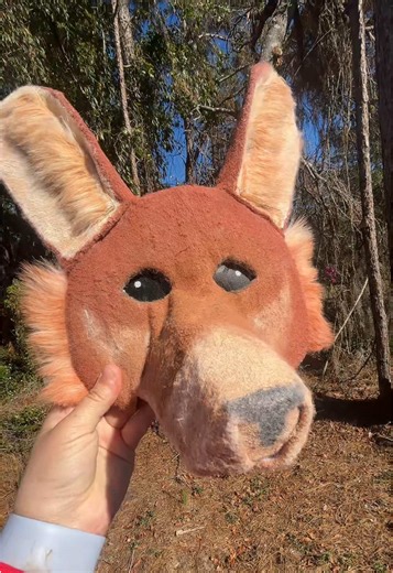 NFS ! showcasing a kangaroo mask comm i received and finally finished ! this mask it’s an attempt at a realistic red kangaroo ! this mask was hand painted acrylic paint on felt. the mask is fully lined with an overhead strap ! the eyes are simple black with white flecks for some realistic look :3 #therian #therianthropy #therianmask #kangaroo #furry