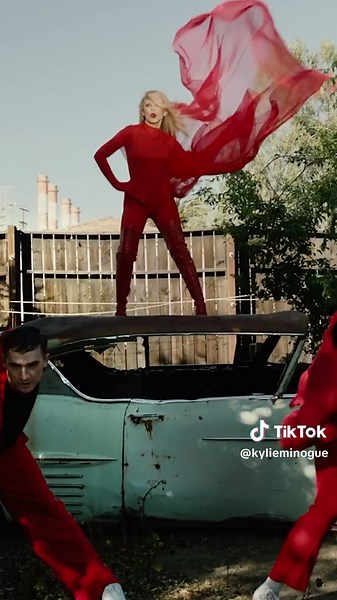 For everyone who doesn’t want to EVER stop Padam-ing…the Padam Padam Extended Version is out now EVERYWHERE!! ❤️❤️ #kylieminogue #newmusic #padampadam