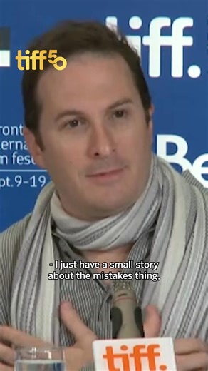 “What the hell is a one-legged dog walking down the street?” 😅 Darren Aronofsky shared a funny story about working with Bruce Springsteen and how it influenced BLACK SWAN at the TIFF ‘10 press conference 🦢 Watch the full event on our YouTube channel. #TIFF50 | TIFF