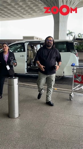 Our favourite music composer Pritam Chakraborty was snapped at the airport earlier today! #zoomtv #pritam #pritamchakraborty #entertainment #zoompapz #bollywood | Zoom TV