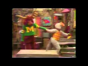 TVO Sunday Mornings Dr Snuggles and Cucumber (1982)