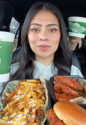 Comiendo @Wingstop 💚🪽 #wingstop #wingstopranch #mukbang #foryoupage #food