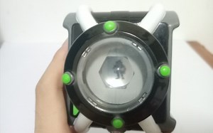 一个视频告诉你豪华版omnitrix 全面进化 再显神威值不值得购买