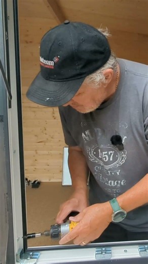 Installing windows in a log cabin the right way #carpentry #construction #diy