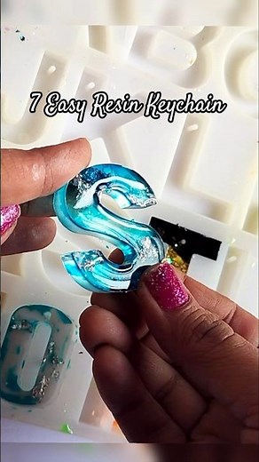 Resin Keychains: 7 Easy DIY Designs