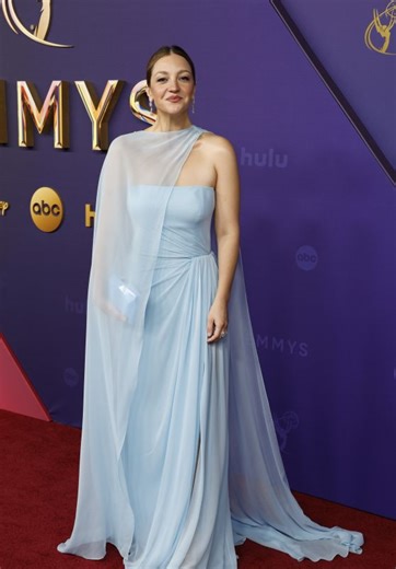 Abby Elliott at Primetime Emmy Awards 2024 in Los Angeles • CelebMafia