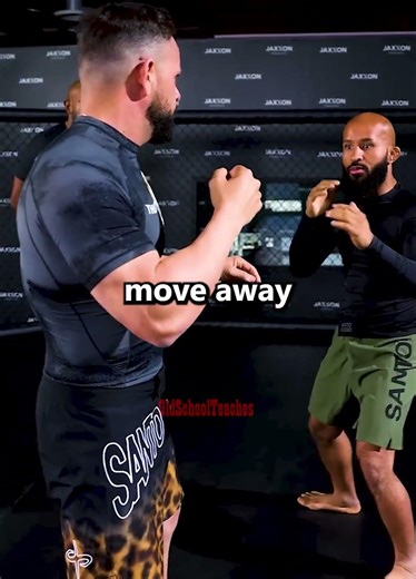 Mighty Mouse Shows the Secret Behind Volk's Fighting Technique
