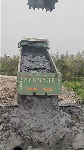 Excavator Loading Heavy Mud into Dump Truck 😳