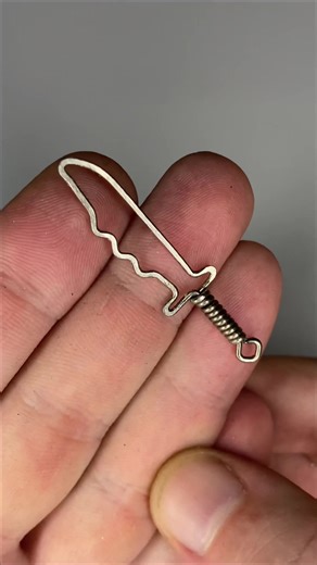 Creative Knife Counter Strike Using a Paper Clip