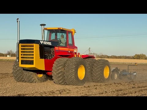 VERSATILE 1150 Custom Tractor