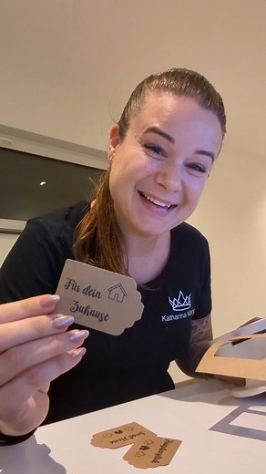 Ich wollte nur kurz was Neues testen… und jetzt möchte ich am liebsten ALLES damit machen 😅✨ Kreativchaos auf höchstem Level! #diegiesswerkstatt #handgemachtmitliebe #gießkeramik #kreativsein #behindthescenes | Die Gießwerkstatt