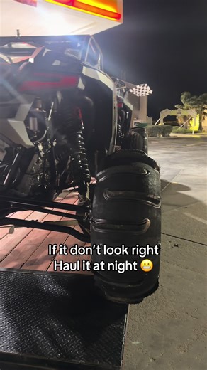 Hauling Wide Loads at Night: Tips and Tricks