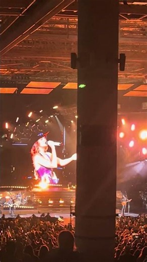 Lainey Wilson ‘Heart Like A Truck’ ❤️🛻 🇺🇸 10/11/25 Boston #laineywilson #bostonpops #july4th
