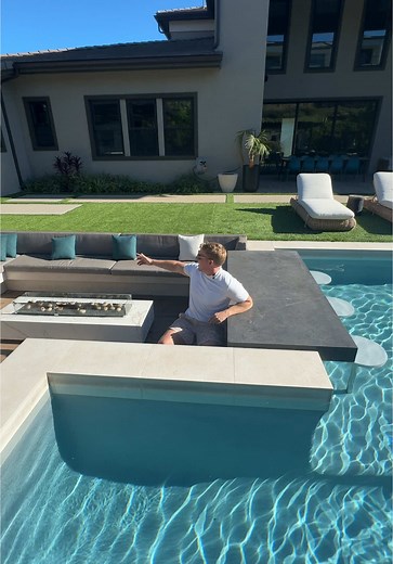 Luxury Outdoor Living: Stunning Pool Design Ideas