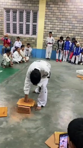 power breaking 🥋#fypp #nawalpurmuser #teakwondoplayer🔥🥋