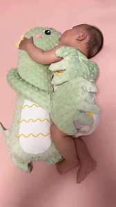 A must-have for every baby: the snuggle suit that hugs back! 🦖❤️ Buy via Amazon 👉 https://amzn.to/4qcRk9I | Dubaï