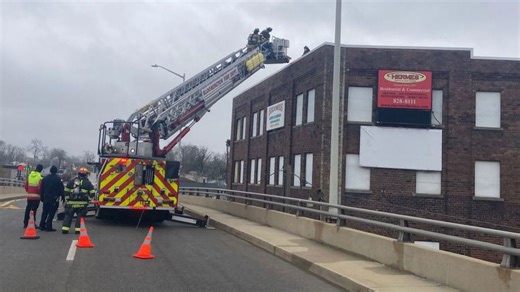 Bloomington firefighters successfully contain downtown warehouse fire