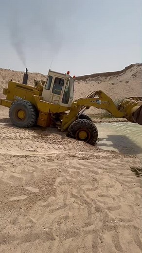 Front Loader Sand Dredging in Desert Environment