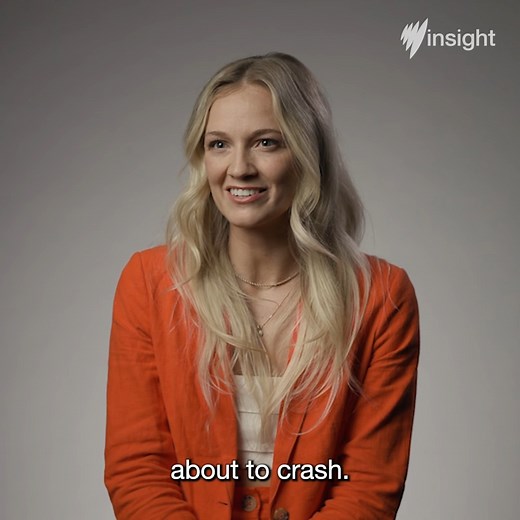Emma Carey was skydiving when she saw the parachute tangled in front of her. The next few seconds changed the course of her life. Watch more Insight content here: https://trib.al/TytoZoZ | SBS INSIGHT