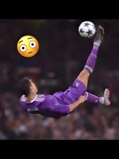 soccer (@soccemusicatv) - Acrobatic Goals in Football: Stunning Highlights