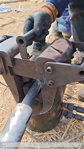 Instantly Locking the Fluidization of Metal Under Immense Hydraulic Crimping Force