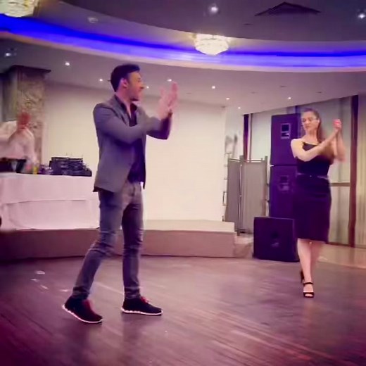 🇬🇷♥️🇨🇾 Wow! One of the most beautiful Hasapiko Greek dances you have ever seen. Video by @Christos Shakallis #greece #greek #greeks #cyprus #greektiktok #cyprustiktok #greekdancer #greekmusic #hasapiko #opa