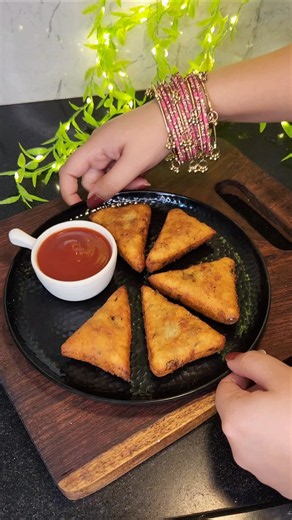 Crispy Potato Triangles 😋 | Quick Evening Snack #shorts