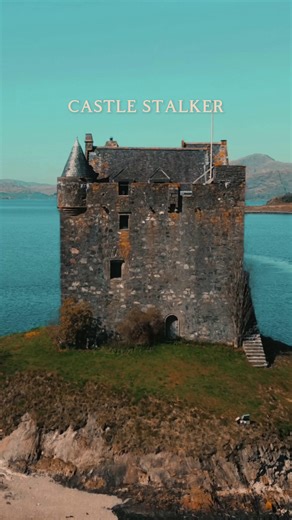 One of Scotland’s most perfectly placed castles. 🏰 Sitting on a tidal islet at the mouth of Loch Laich, Castle Stalker looks almost unreal, especially when the light’s just right. It's just effortlessly Scottish, isn't it? #CastleStalker #ScotlandsWild #VisitScotland #ScottishCastles #HiddenScotland #ScotlandTravel