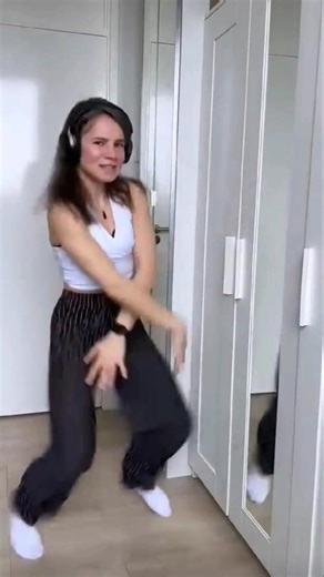 Danco Classic Hit Dance Born To Be Alive A Disco Anthem That Became Worldwide Patrick Hernandez P392